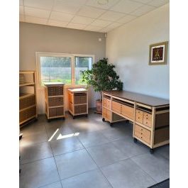 table atelier pour loisirs-créatifs auboi