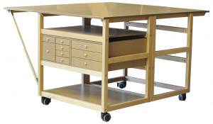 Atelier Lanvin Table de traçage bureau d'études avec tiroirs