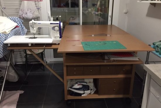 Meuble atelier couture grande table découpe et plateau machine à coudre Bordeaux