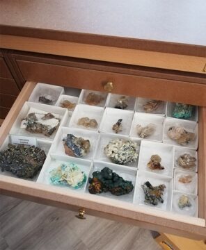 Meuble collection minéraux Paris