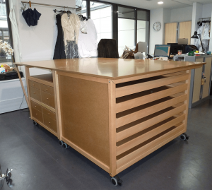 Meuble avec tiroirs bureau des méthode ateleirs Lanvin Paris