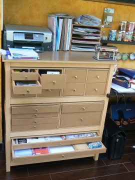 Commode atelier scrapbooking tiroirs ouverts la-ville-du-bois